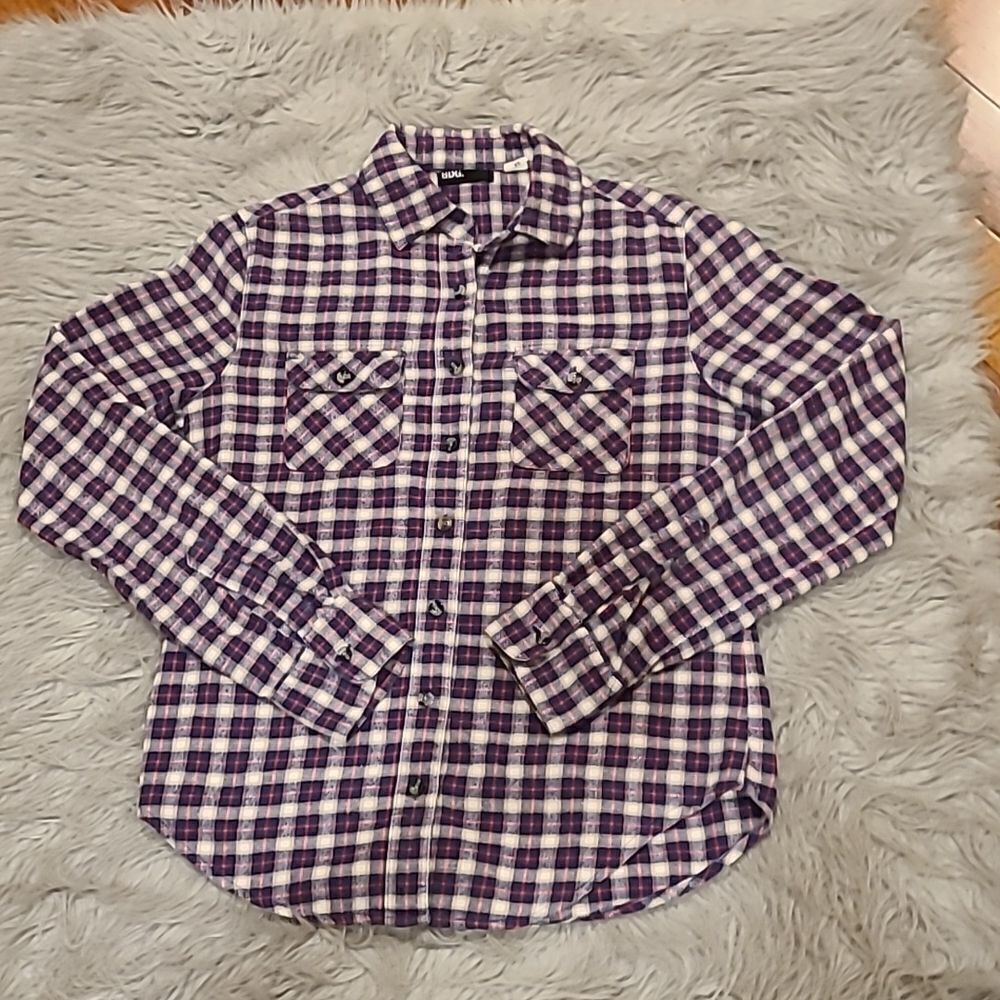 BDG womens navy blue, white and tan flannel long sleeve button down shirt